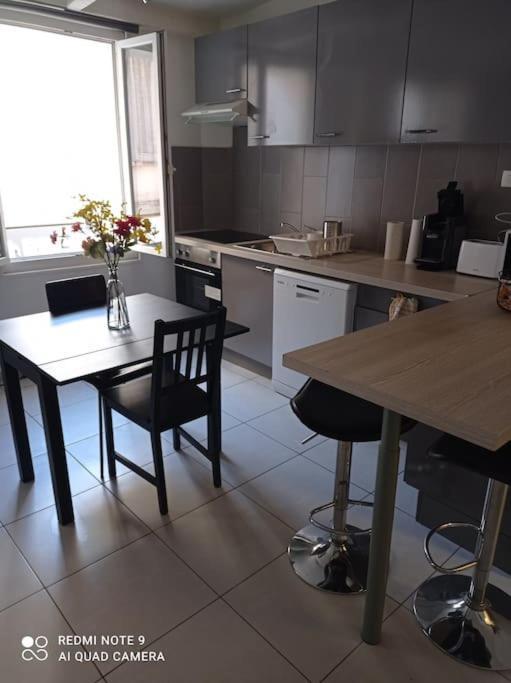 Appartement Au Coeur Du Village Sanary-sur-Mer Zewnętrze zdjęcie